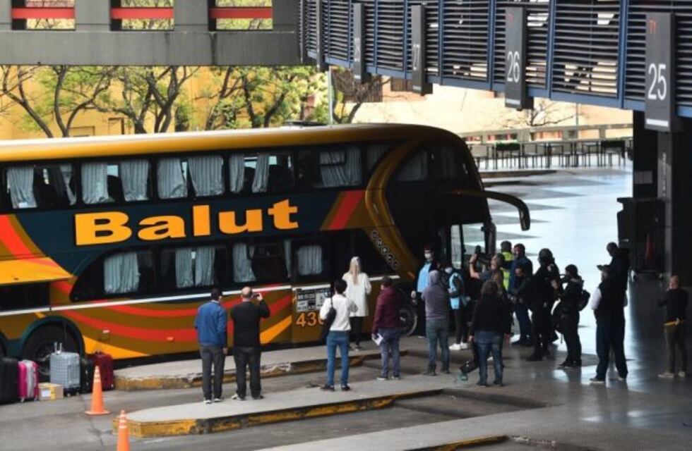 Emoción en el regreso de colectivos de larga distancia a Córdoba: "Pensé que nunca iba a volver"