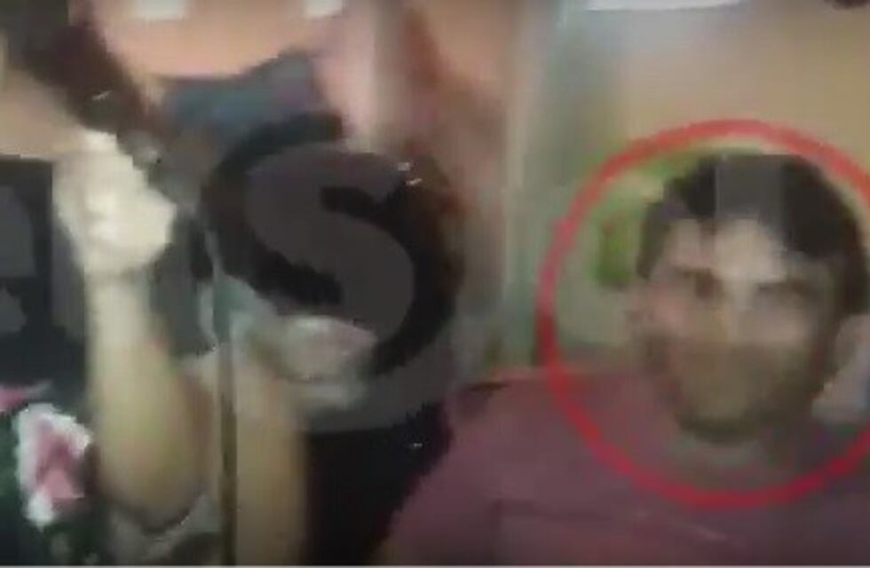 Triple homicidio: el asesino golpeó a las víctimas antes de matarlas y hay un video