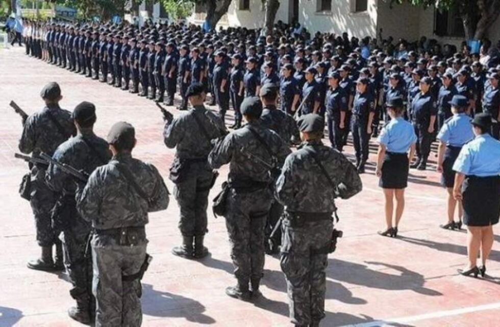 Investigan a un estafador que promete el ingreso a la Policía a cambio de un asado