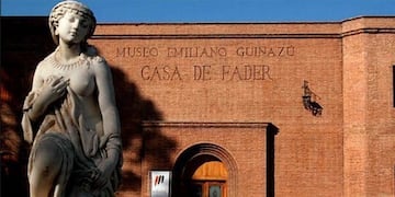 Fachada del Museo Fader\u002E