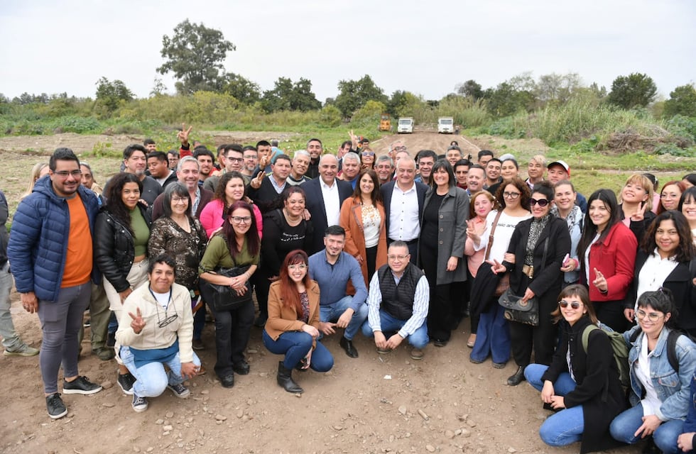Manzur recorrió terrenos para la construcción de lotes en Tafí Viejo