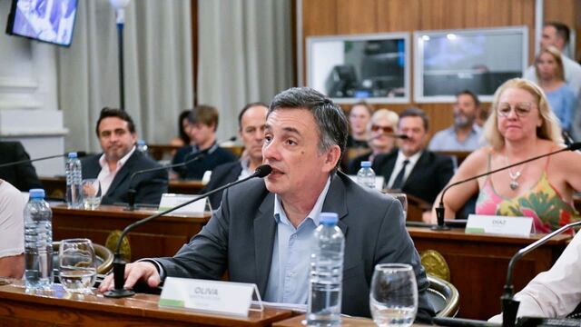 Martín Oliva, senador por el departamento Uruguay.