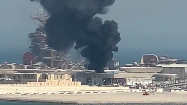 Se incendió un importante edificio en Qatar, a 3,5 kilómetros del estadio de Lusail.