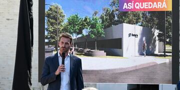 Gonzalo Aira, intendente de San Vicente, presentando el nuevo Hospital Rural de la localidad
