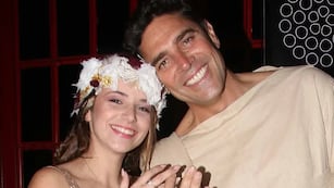 Martina, la novia de Matías Alé, deslumbró en Cuba con un look viajero canchero y audaz