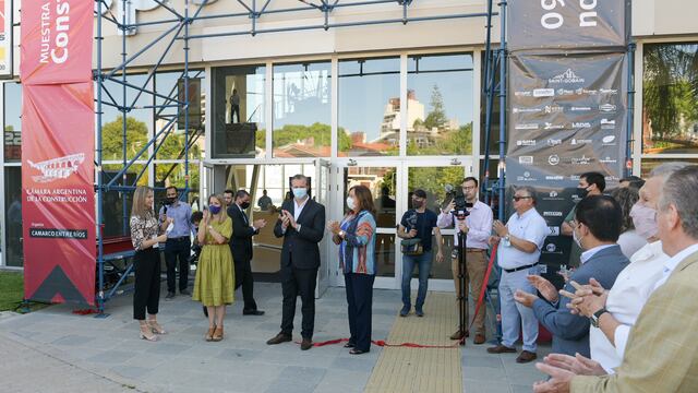 Primera Muestra de la Construcción en Paraná