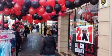 La super fiesta de descuentos Black Friday se disfruta a pleno en Posadas. Imagen de archivo.