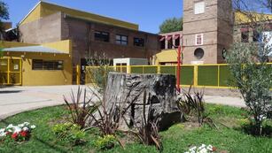 La mujer fue abordada por motochorros minutos antes de ingresar al colegio de Córdoba.