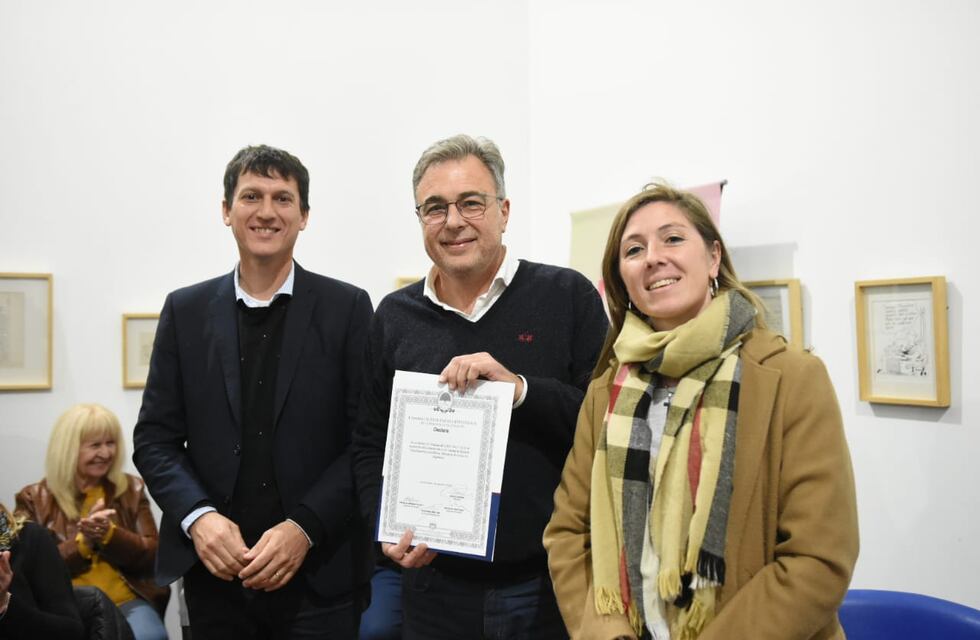 Castellano recibió la Declaración de Interés de la Semana del Libro de Rafaela