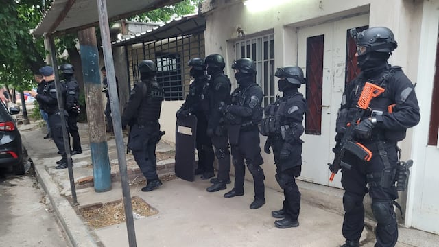 Operativo policial en Yapeyú para la captura del sospechoso del crimen de Gabriela Pérez. (Policía)