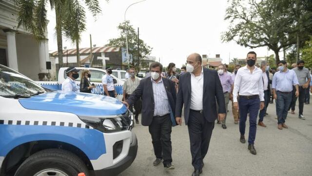 El gobernador Manzur entregó vehículos para reforzar la seguridad en Lules