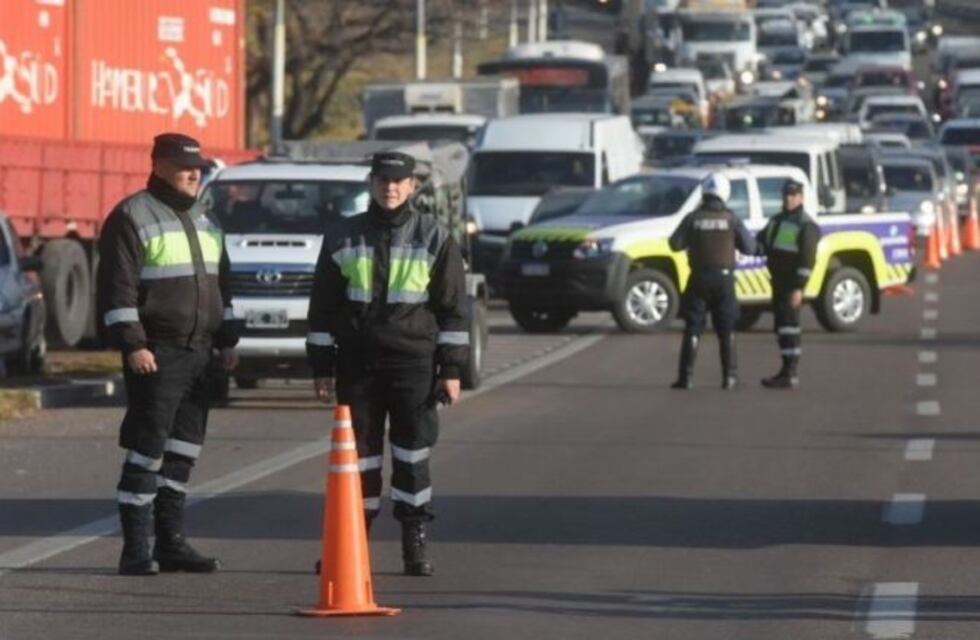 Simulacro vial en Acceso Este: caos vehicular