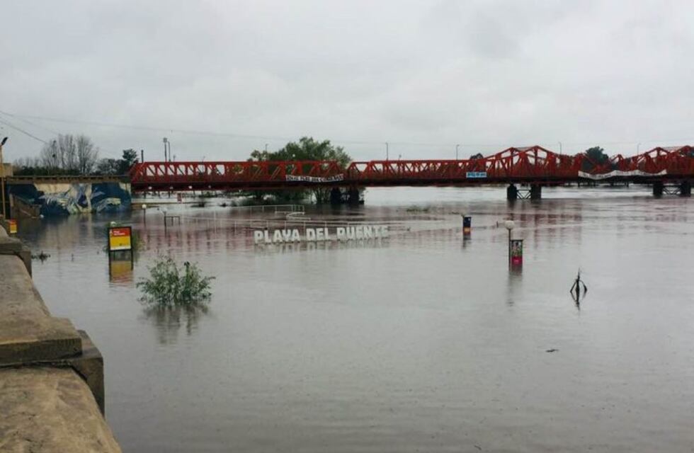 Calma la lluvia y preocupa el desborde del río Gualeguaychú