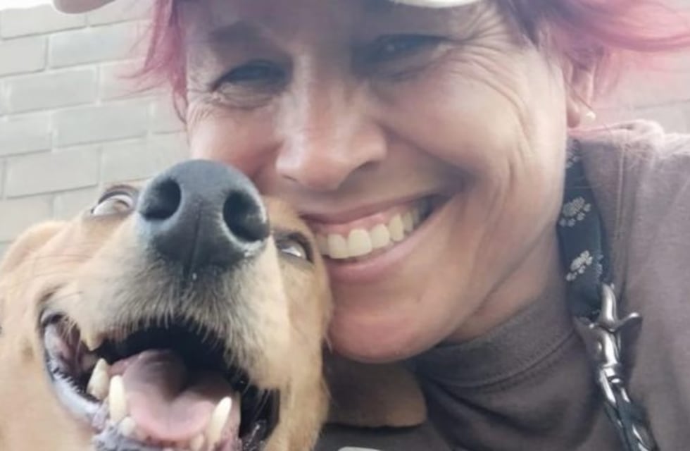 Coronavirus en Argentina: es jubilada y consiguió un permiso para alimentar a los perros de un refugio