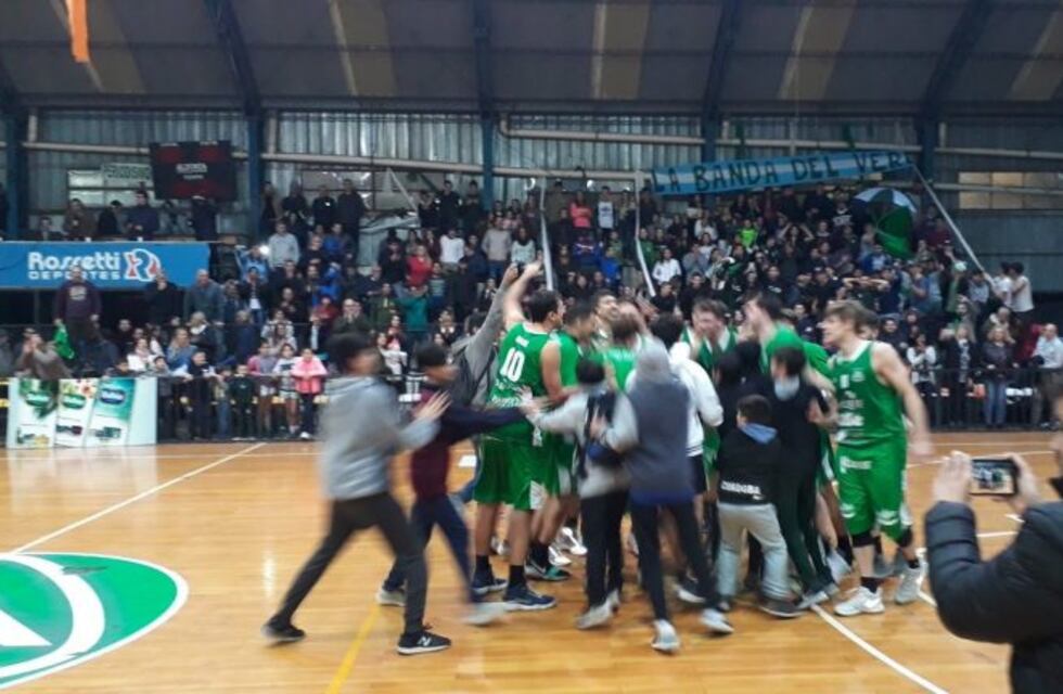 Ganó Barrio Parque y forzó un quinto duelo en la final ante San Isidro