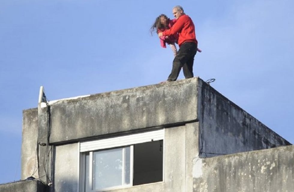 Un hombre que amenazó con tirar a su hija al vacío fue detenido y condenado