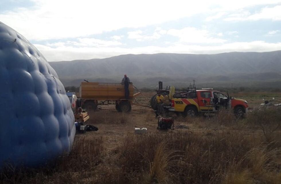 Incendios: combaten el fuego en el límite con Catamarca