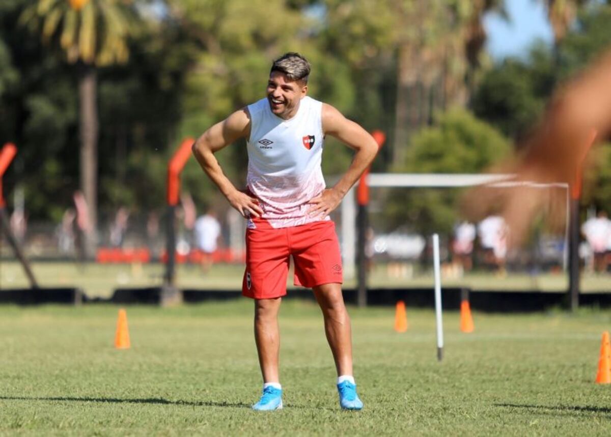 Sebastián Palacios en su primer entrenamiento en Newell's (@CANOBoficial)