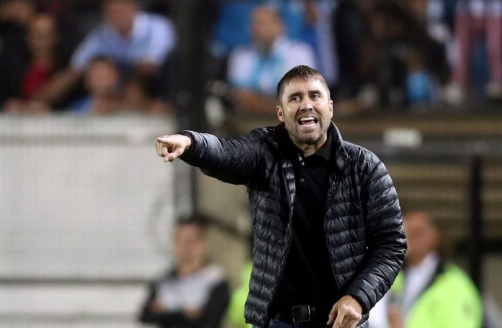 Eduardo Coudet respaldó a Ricardo Centurión: "Lo volvería a contratar mil veces"