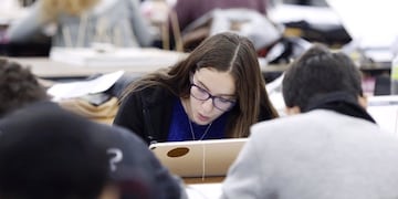 La Facultad de Económicas de la UNLP ofrece talleres de género y ambientación universitaria para sus ingresantes (web)\u002E