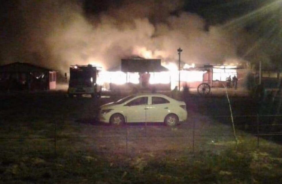Un incendio destruyó un restaurante en General Alvear