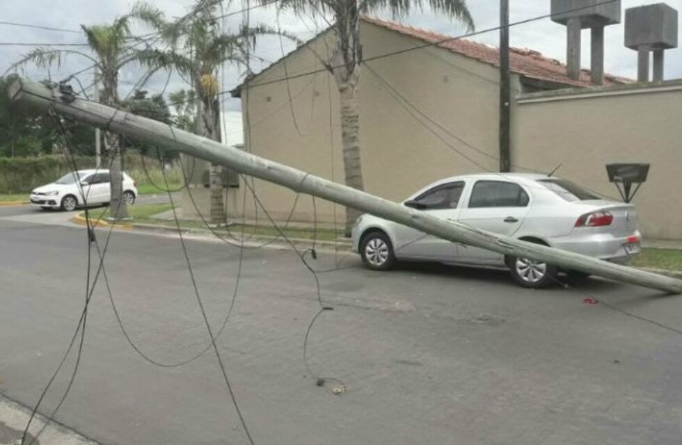 Le cayó un poste en la cabeza mientras trabajaba y quedó inconsciente