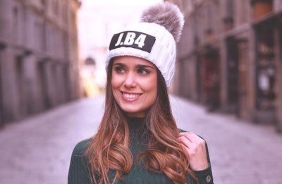 La exnovia de Dybala pasea con sus amigas en Ibiza