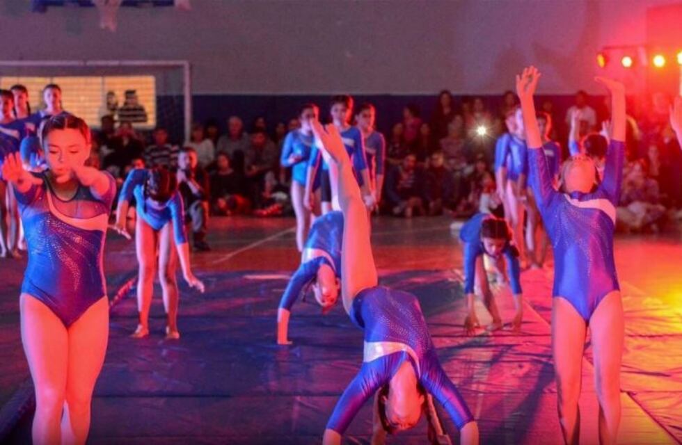 Mega gala de gimnasia cerró la actividad anual