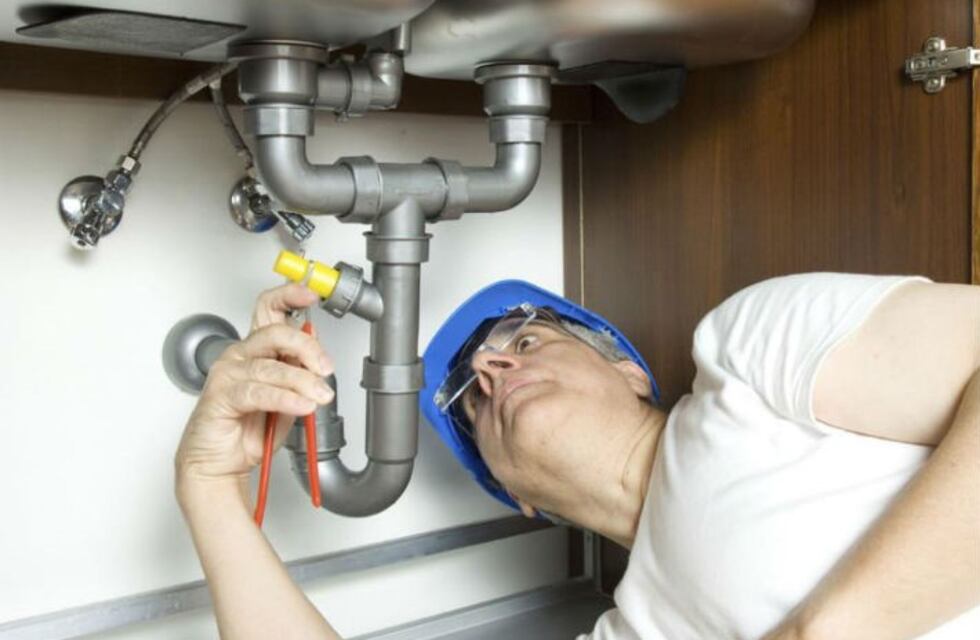 Ahora los plomeros también deberán matricularse