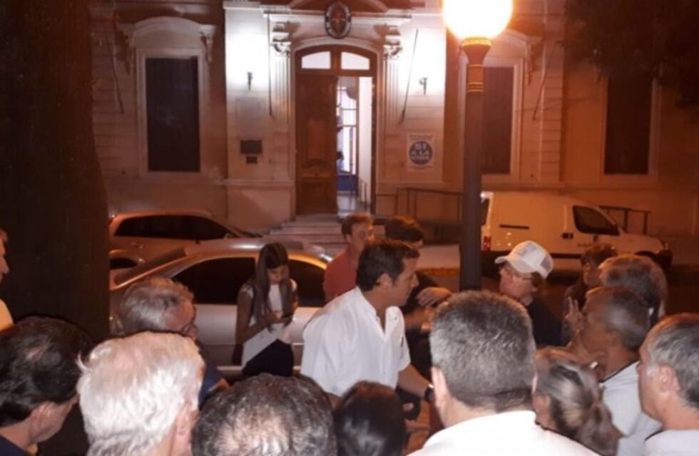 Nuevo reclamo de vecinos por  la denominada sobretasa municipal