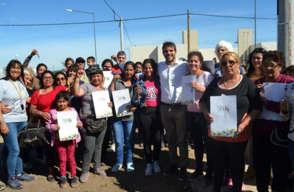 El Municipio entregó viviendas a 35 familias de Villa Hermosa afectadas por la inundación