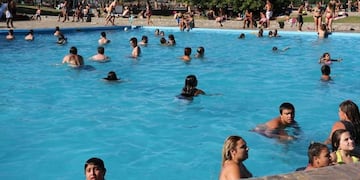 Aprueban el protocolo sanitario en el Eldorado para la apertura de piletas