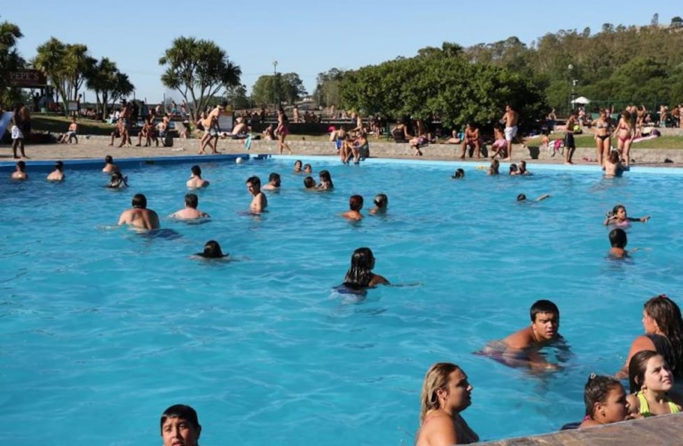 Aprueban el protocolo sanitario en el Eldorado para la apertura de piletas