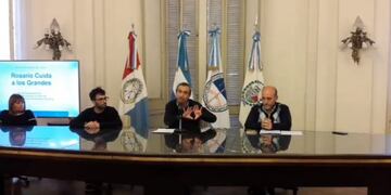 El intendente Pablo Javkin informó este miércoles sobre nuevas medidas para prevenir y atender casos en la ciudad\u002E (@munirosario)