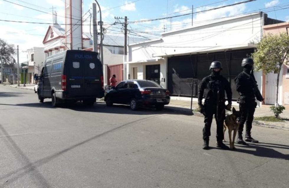 Detienen a un ex policía y a una mujer por el homicidio de un hombre en San Luis