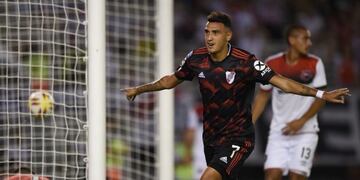 Matías Suárez festeja el segundo\u002E