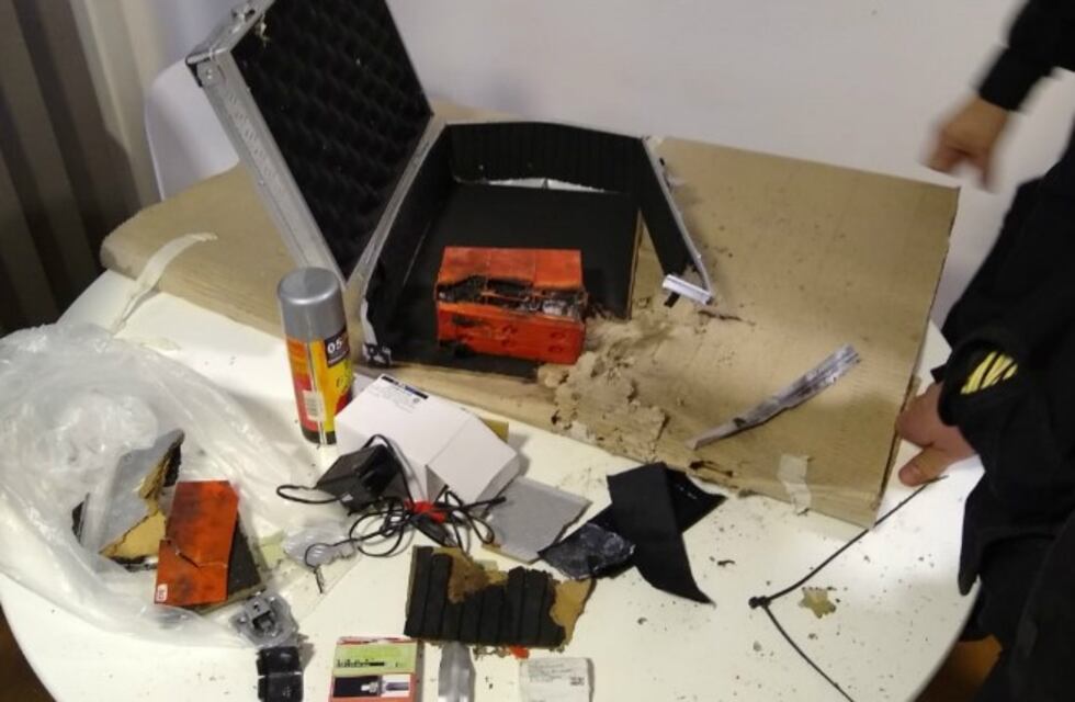 Liberaron a los artistas chilenos acusados de dejar un "paquete sospechoso"