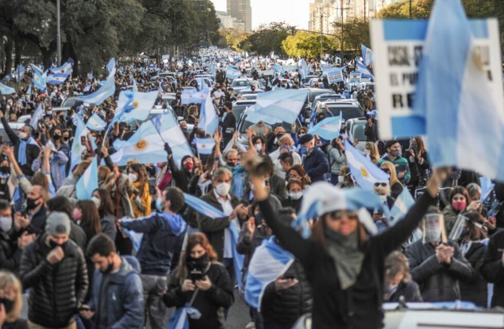 Cafiero y De Pedro criticaron a Macri por su tuit en el que dice estar "orgulloso" por marcha del 17A
