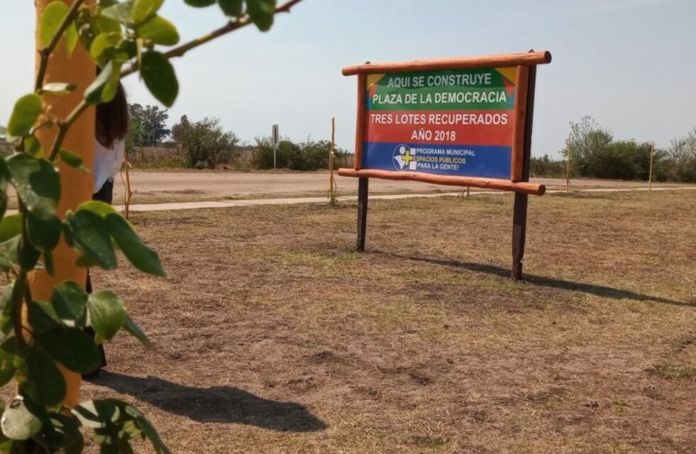 La Para: iniciaron la construcción de la Plaza de la Democracia