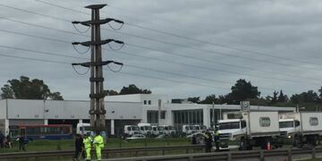 Choque fatal en la autopista del Oeste dejó un motociclista muerto\u002E