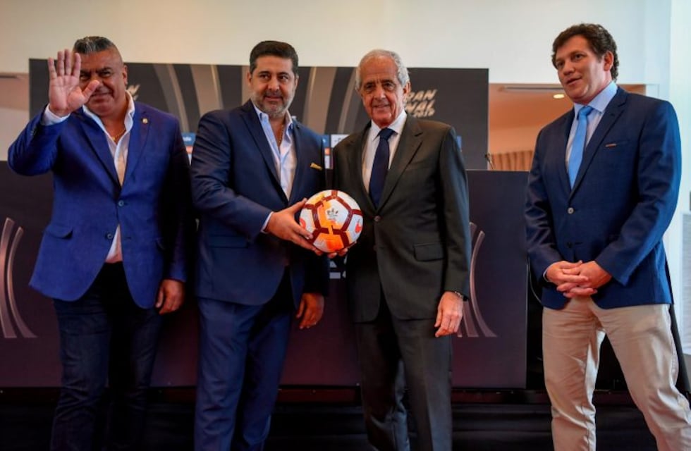 Sin membrete y a las apuradas: el detalle del "pacto de caballeros" que firmaron Angelici y D'Onofrio