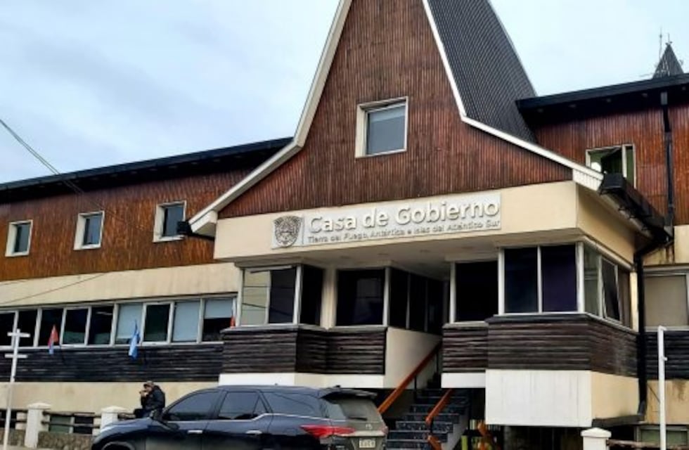 Caravana de estatales por recomposición salarial