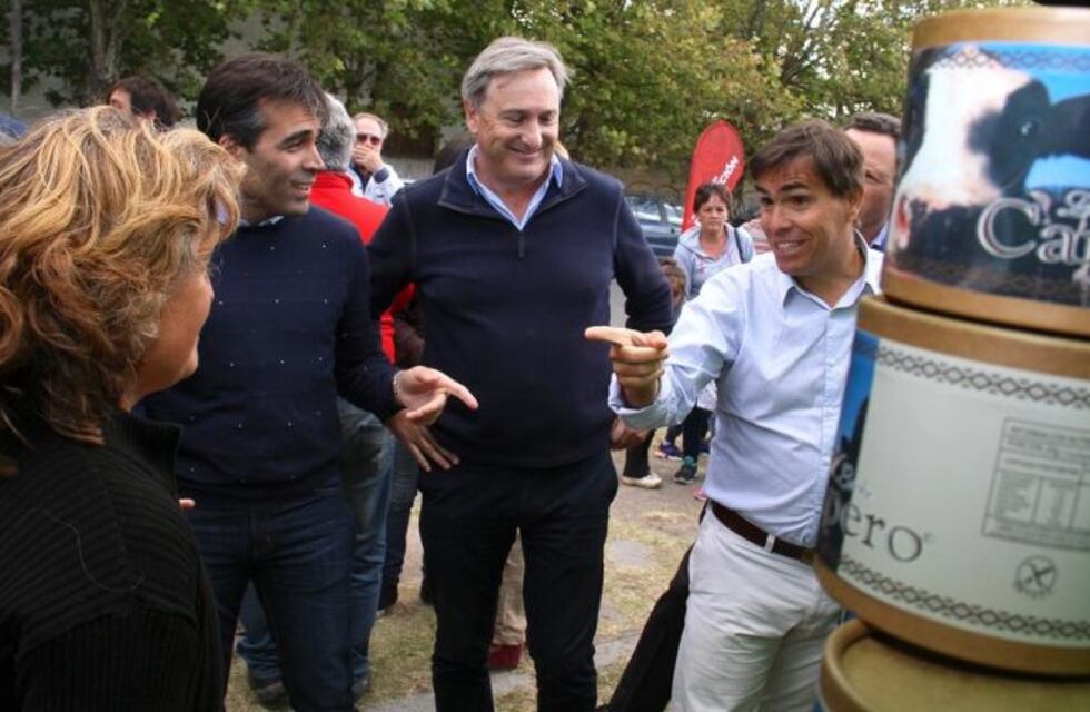López y Tizado visitaron "El Mercado en tu Barrio"