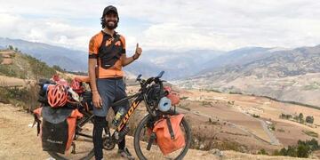 Brian Alanís recorre América en bicicleta (Facebook)