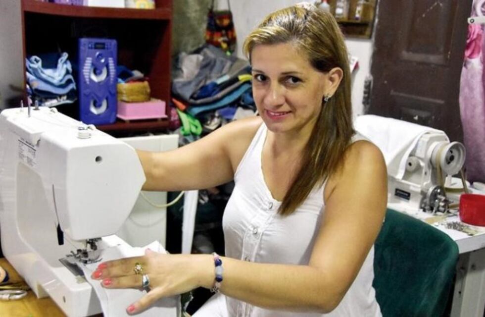 Hace cartucheras para los chicos que las necesitan y no pueden comprarlas