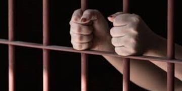 Mujer tras las rejas\u002E (Web)