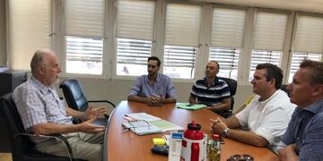 Tarifas de energía\u002E Los comerciantes misioneros reunieron con el presidente de Energía Misiones por el costo de la energía\u002E (MisionesOnline)