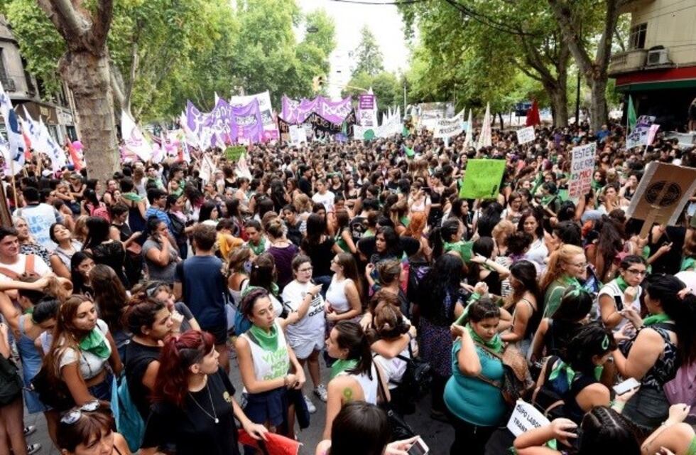 Pasajes gratis en micros para ir a la marcha en el Día de la Mujer