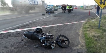 Choque en acceso a Tierra de Sueños 2 por Ruta A012