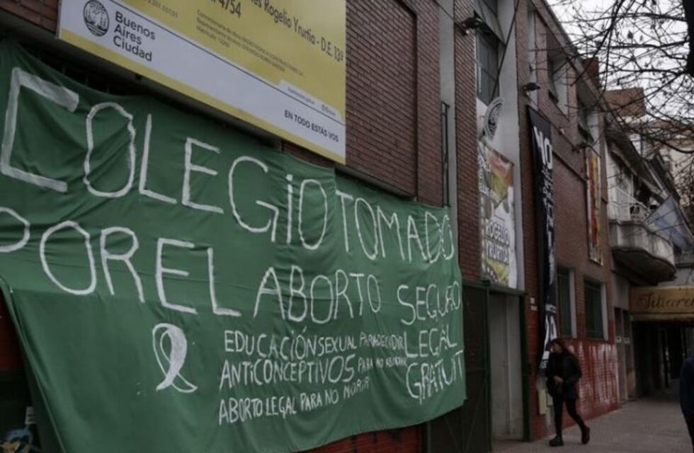 Ya son 12 los colegios porteños tomados para pedir por la legalización del aborto